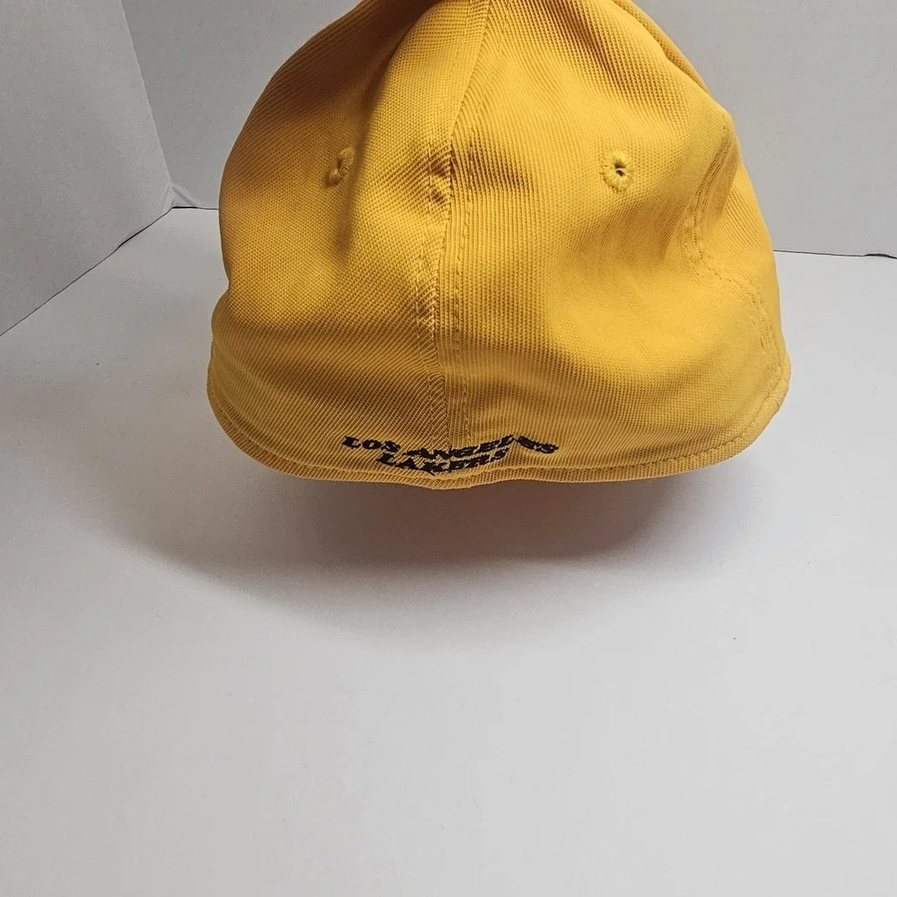 Adidas Los Angeles Lakers Hat S/M Fitted‎ Gold NBA Cap Embroidered Logo